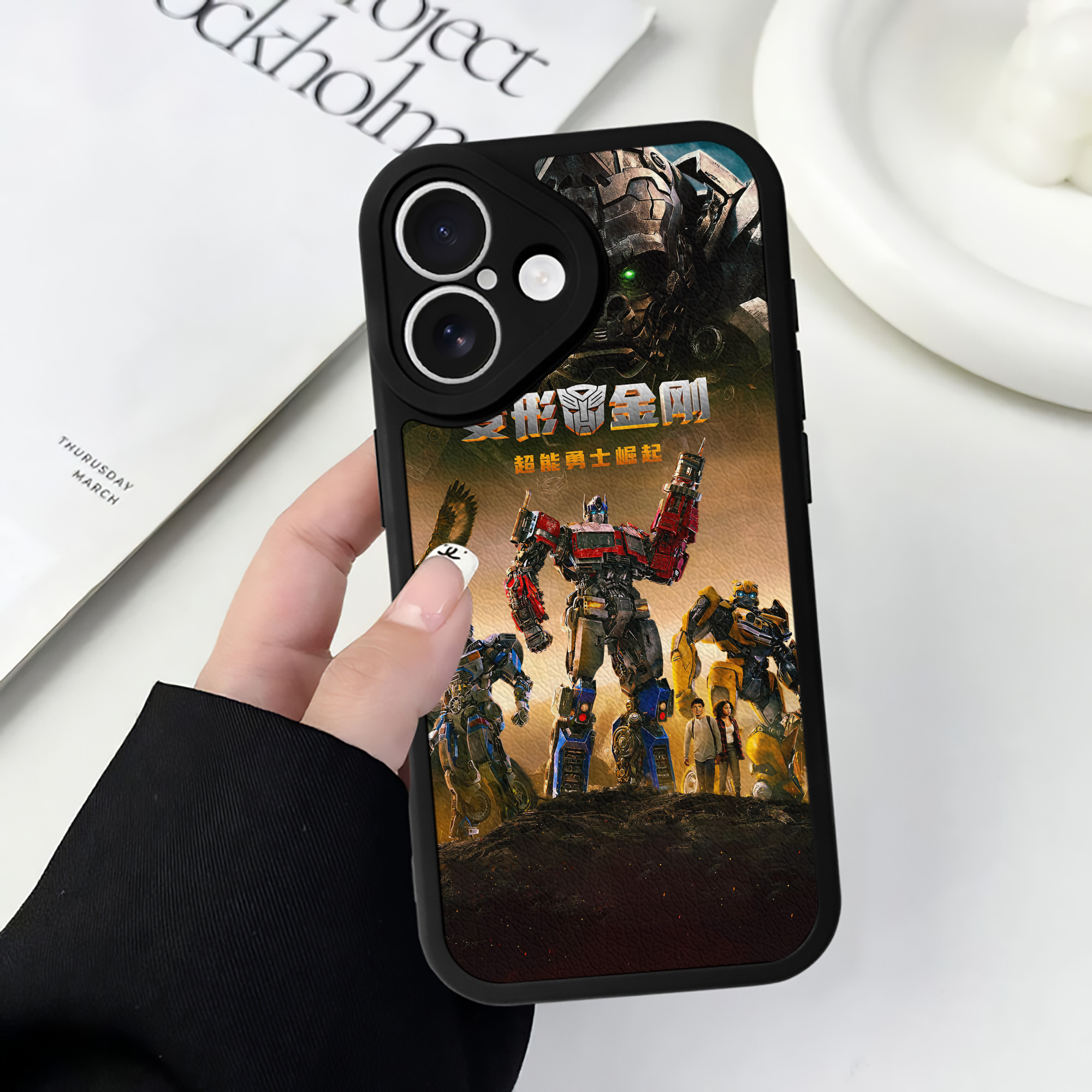 （画像用） Transformers トランスフォーマー 【iPhone 16シリーズ対応】シリコンスマホケース（レザー調） 材質：シリコン